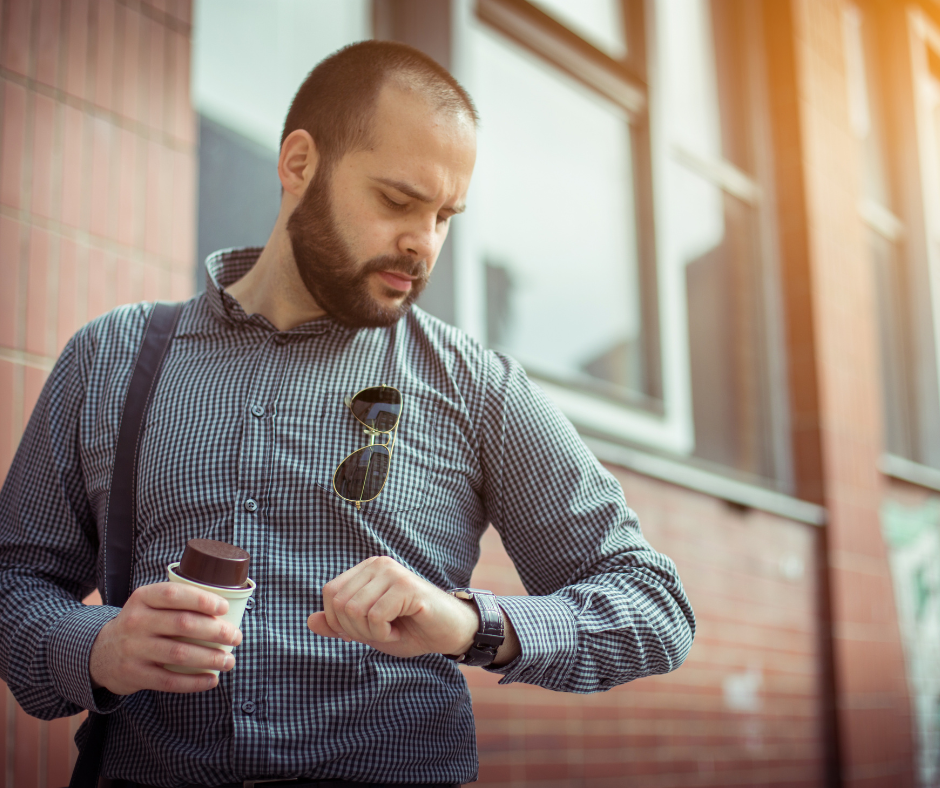 Notoryczne spóźnianie się pracownika do pracy – jakie w tej sytuacji konsekwencje może wyciągnąć pracodawca?