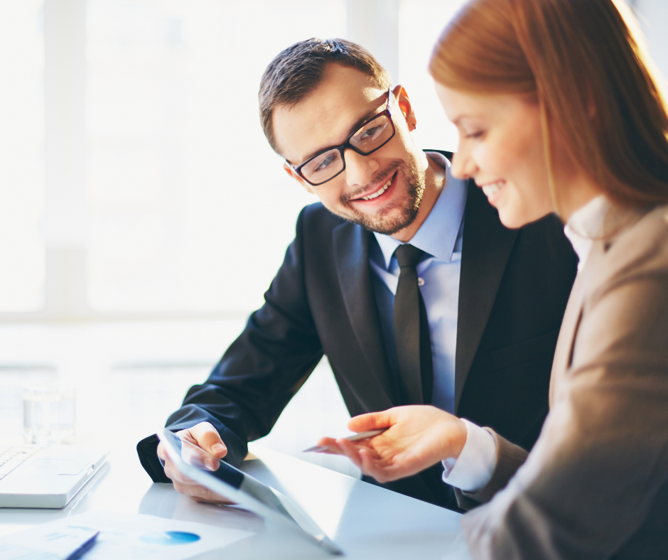 Naliczone a niewypłacone składniki kwartalne lub roczne np. tzw. „13” – jak ustalić podstawę wymiaru zasiłku dla pracownika