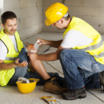 Ubezpieczenie wypadkowe 2023 – ile wynosi, czym jest i kogo obejmuje?