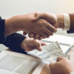 Wynagrodzenie pracowników samorządowych – Podwyżka i nowe tabele od 1 lipca 2023 r.